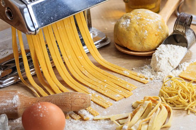 Perfect Italian experience: Cooking class - Wine Tour - Pizza-making basics you can actually use at home