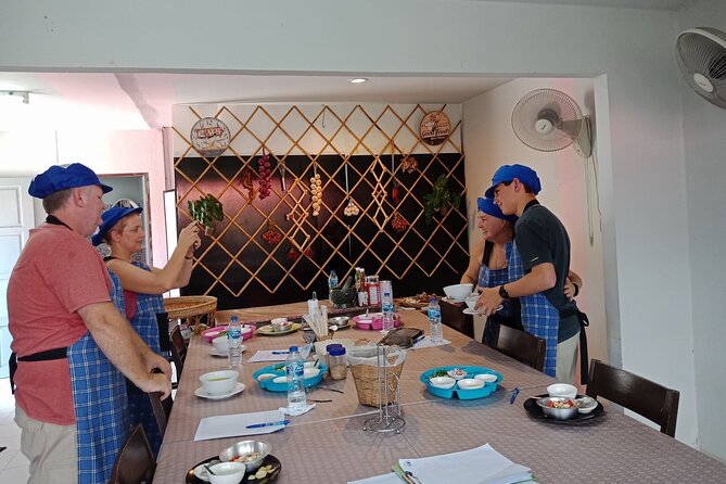 Phuket Easy Thai Cooking Class and Market Tour - Morning vs Afternoon Timings: Lunch or Dinner Mode