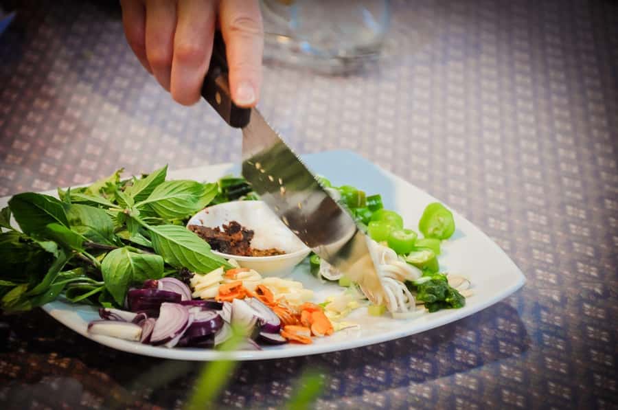 Phuket: Half Day Easy Thai Cooking Class & Local Market Tour - Small Group Size: Better Attention, Less Waiting, More Cooking