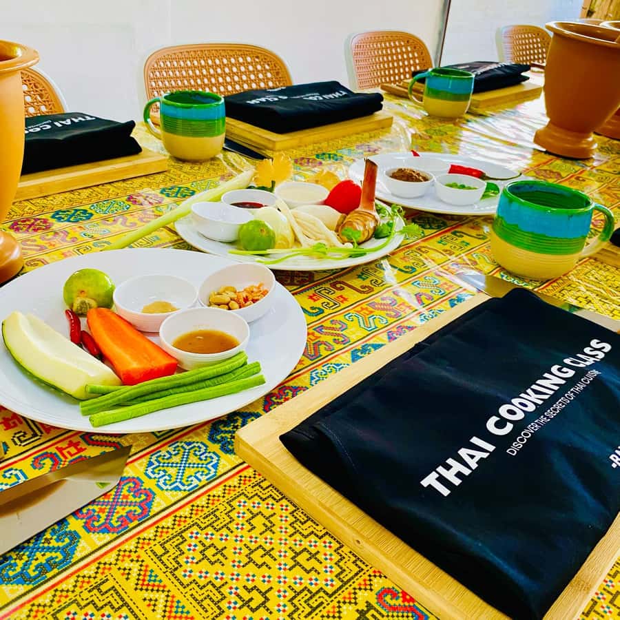 Phuket: Rawai Thai Cooking Class with Local Chef - Rawai Thai Cooking Class in Phuket: What Makes This One Work