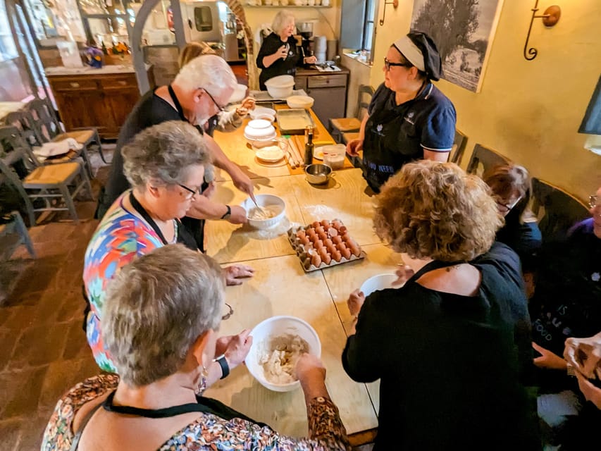 Pienza: Tuscan Cooking Class of Homemade Pastas and Cantucci - Lunch on the farm: eat what you made with Val d’Orcia views