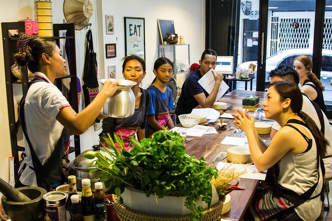 Pink Chili - Thai Cooking Class and Market Tour in Bangkok - Small group setup with Pimmy and the sous chef