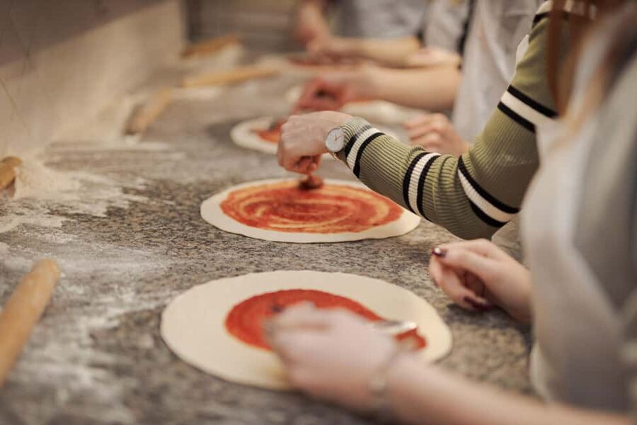 Pizza Cooking Class in Rome - Piazza Navona - Key things that make this pizza class worth your time
