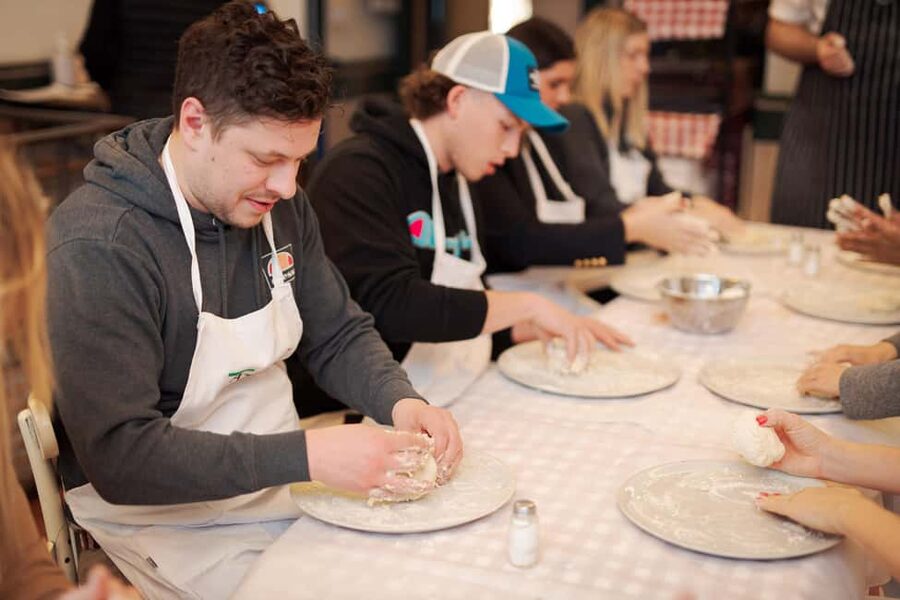 Pizza Cooking Class in Rome - Piazza Navona - Should you book this pizza class at Piazza Navona?