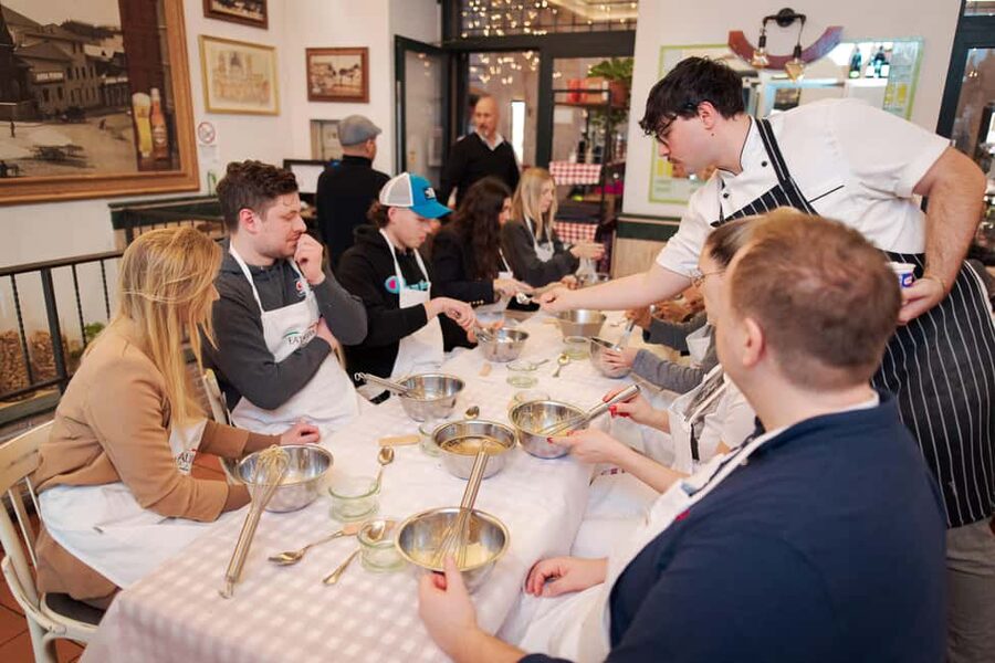 Pizza Cooking Class in Rome - Piazza Navona - Piazza Navona meeting point: Antica Trattoria Agonale right where you want to be