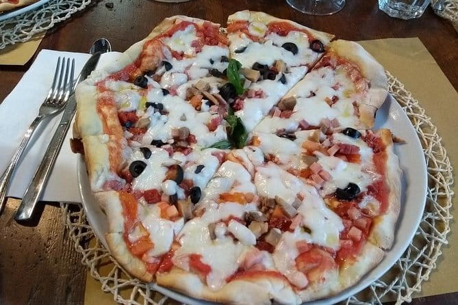 Pizza & Gelato Making Cooking Class in Florence - What You Make: Pizza Dough, Stretching, Toppings, and Baking