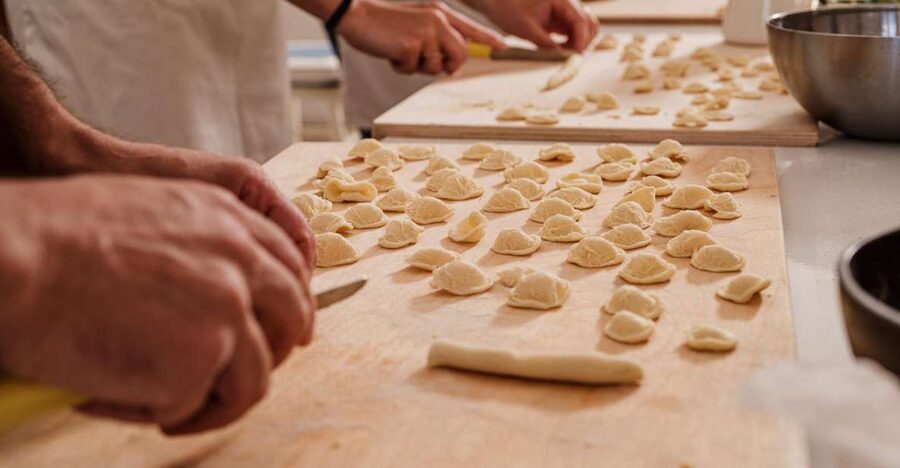 Polignano:Pasta Cooking Class with Dinner, Wine & Limoncello - Puglian bruschette: how the class treats antipasto like a real meal