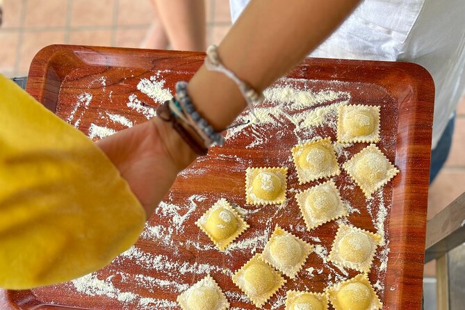 Pompeii Tour and Cooking Class with Mamma - Lunch, wine, and the food vibe: what’s included and what to expect
