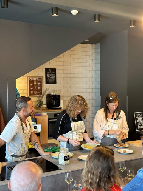 Porto: Local Market Tour & Cooking Class/Showcooking - Key things to know before you go