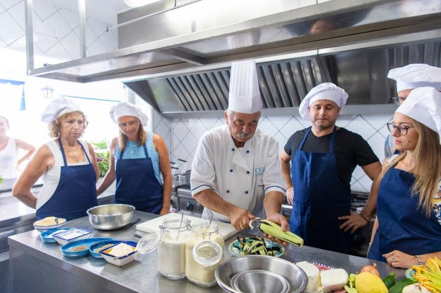 Praiano: Cooking Class with Dinner Overlooking the Sea - Praiano’s sea-view cooking class: what the evening is actually like