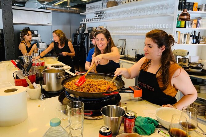 Premium Cooking Class in Designer Loft: Paella & Spanish Tapas - Drinks and the 18+ note: what’s actually included