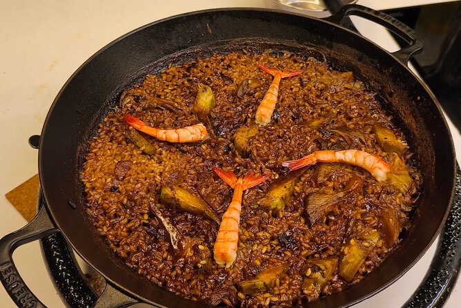 Premium Cooking Class in Designer Loft: Paella & Spanish Tapas - Putting on the apron: cooking Barcelona tapas and paella for real