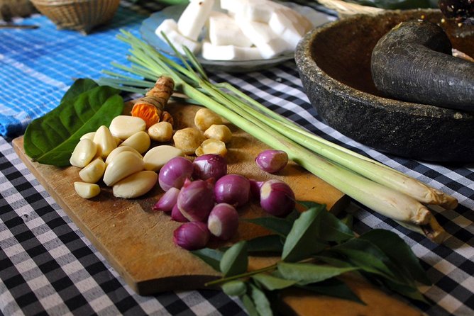 PRIVATE Authentic Balinese Cooking Class in Ubud at Putu's Home - What you eat after cooking: local alcohol, non-alcoholic drinks, and a real feast