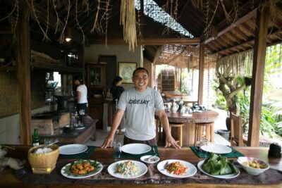 PRIVATE Balinese Cooking Class in Ubud with Dewa with Transfers - The 4-hour flow: garden tour, wood-fired cooking, and eating together