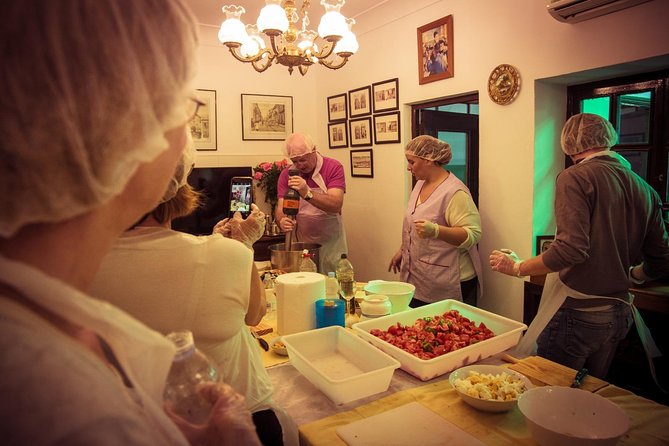 Private Cooking Class in Traditional Andalusian Housing - Mercado de Triana: Choosing Ingredients the Andalusian Way