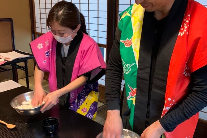 Private Cooking Class Udon in Kyoto Japan - Where you meet on Momijichō and how to time your 12:00 pm start