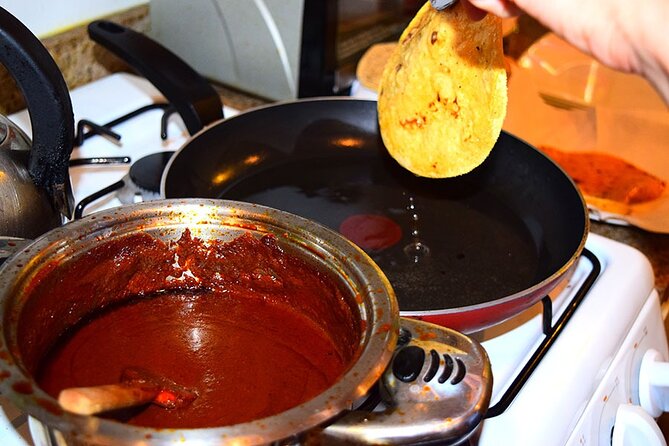 Private Home Cooking Experience in Mexico City with Alex and Ale - Meeting in Centro Histórico: how to plan your evening