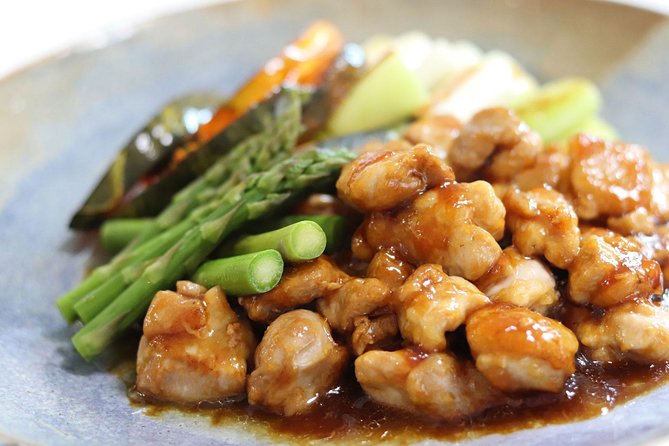 Private Japanese Cooking Class in Sapporo with Local Chef Shiori - Meeting point reality check: Sumikawa Station and getting there