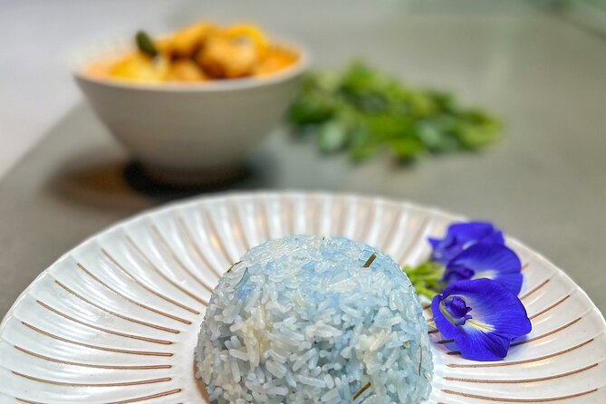 Private Local Cuisine Cooking Class In Singapore - What You’ll Cook: Local Singapore, Regional Hits, and Choices for Veggie or Gluten-Free
