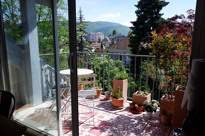 Private Market Tour and Cooking Class in Annecy with a Local - Head Back to Alexia’s Apartment (A Short Walk, a Big Shift)