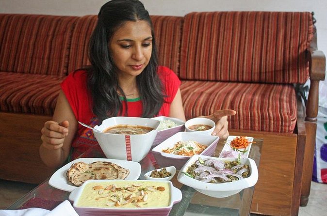 Private Market Tour and Vegetarian Cooking Class in Mumbai - Vegan on Request: How the Class Handles Dietary Needs