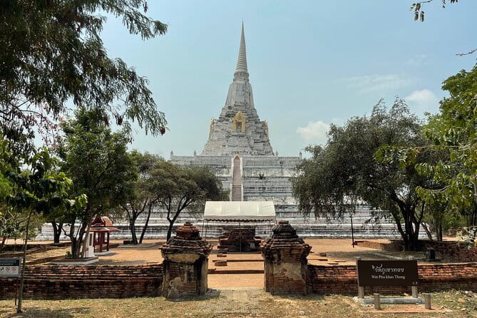 Private Tour: Grand Palace,Wat Phra Kaew, Museum&Cooking Class - Rongros river lunch stop with Wat Arun views (and your lunch budget)