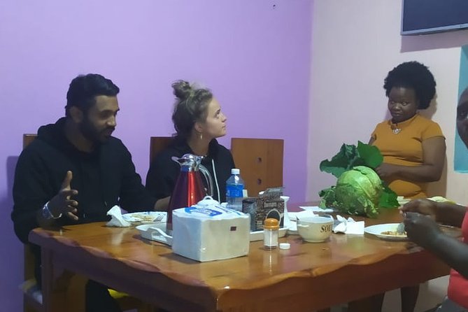 Private Traditional Kenyan Cooking Class with Lunch in Nairobi - Beef sauce and vegetables: the pairing that makes the meal complete