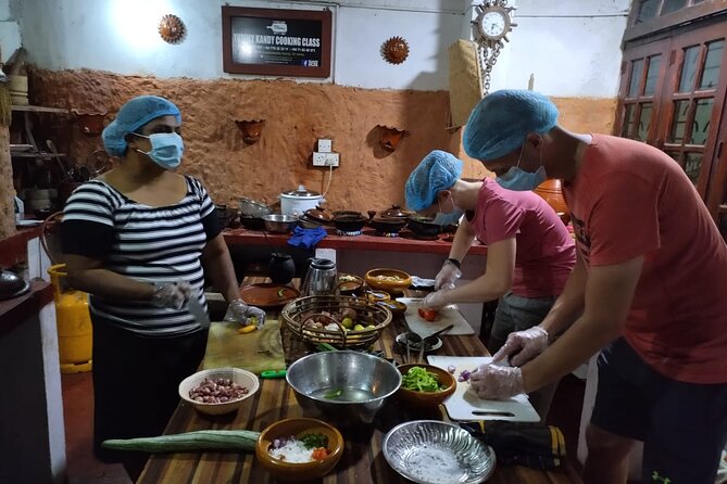 Private Traditional Sri Lankan Cooking Class in Kandy with Hotel Transfers - What Happens When You Walk In: Spices, Vegetables, and Choice