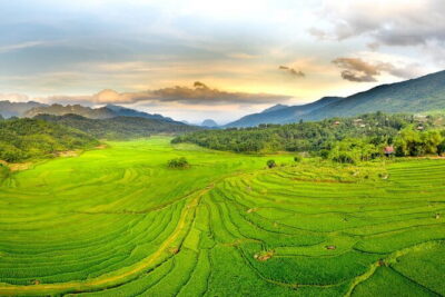 Pu Luong Day Tour: Trekking Villages, Bamboo Rafting & Waterfall - Chieng Lau’s Waterwheels and the 4km Trek to Cham Stream