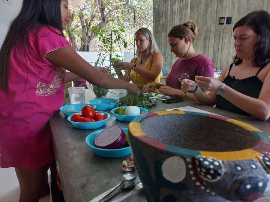 Puerto Escondido: Mexican Cooking Class, enjoy mexican food - Meet Jazmin next to Casa TO hotel, and plan your timing