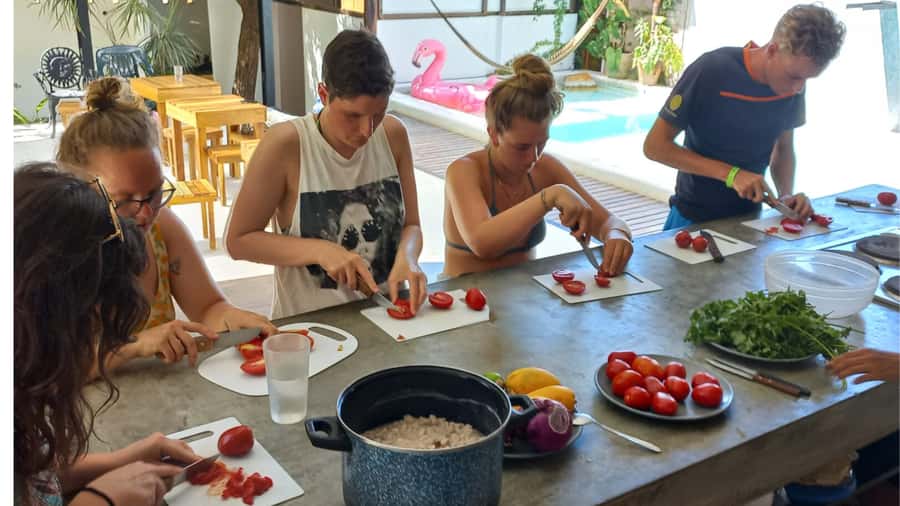 Puerto Escondido: Mexican Cooking Class, enjoy mexican food - Handmade tortillas and guacamole: the best way to start