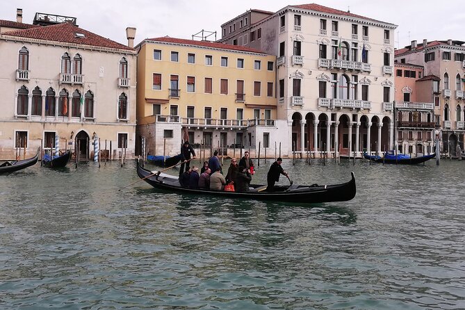 Rialto Market & Seafood Cooking Class in Murano - Your 3-Course Seafood Menu: Busara, Seabass, and Moka Coffee