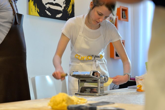 Rialto Market Tour with Hands on Cooking Class, Wine & Tiramisu - Meet Your Chef-Host: How the Group Size Changes Everything