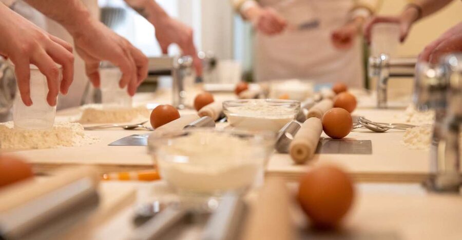Rimini: Pasta & Tiramisu Cooking Class at a Local's Home - The 3-hour flow: from prosecco nibbles to the last spoon of tiramisù