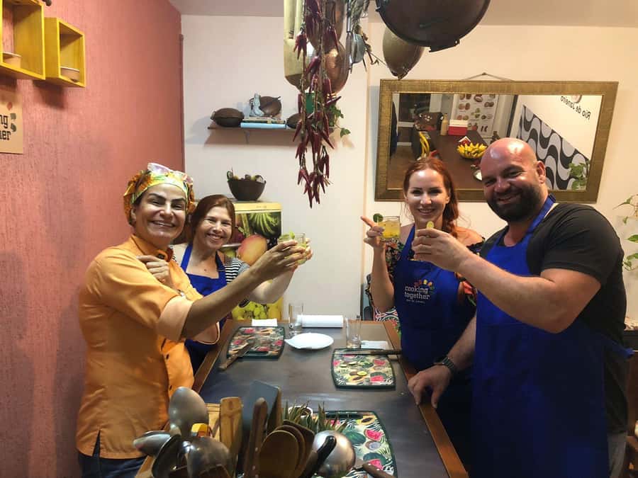 Rio de Janeiro: Brazilian Cooking Class with Hotel Pickup - Feijoada vs. seafood moqueca: choosing your dinner route