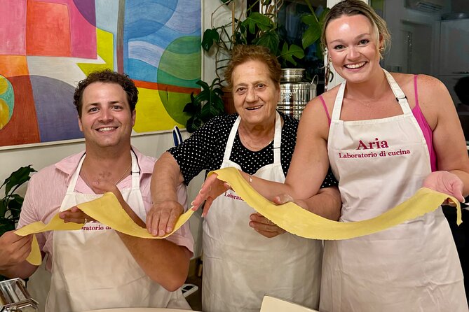 Rome : Cooking Class in a Real Roman Home in Trastevere - What this experience gives you (besides full stomachs)