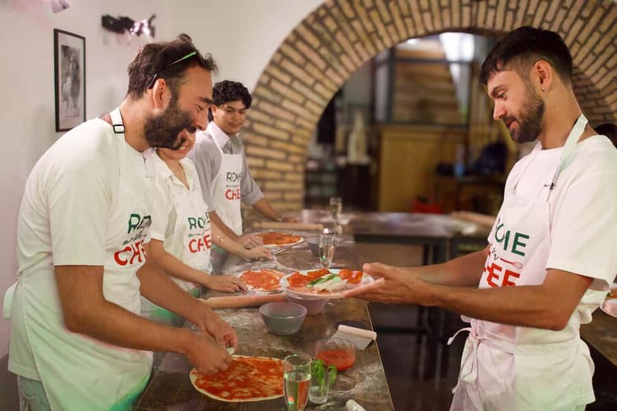 Rome: Hands-On Pizza Cooking Class with Spritz Mixology - The dinner part: eating together is the real social glue