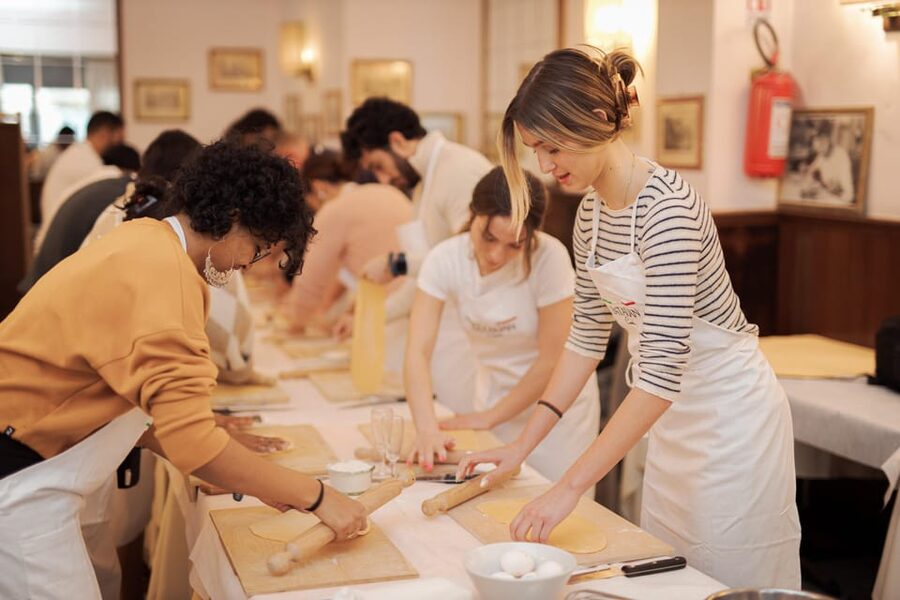 Rome: Pasta and Tiramisu Cooking Class in Piazza Navona - Key things to know before you go