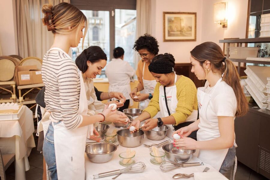 Rome: Pasta and Tiramisu Cooking Class in Piazza Navona - Should you book this Rome pasta and tiramisu class?