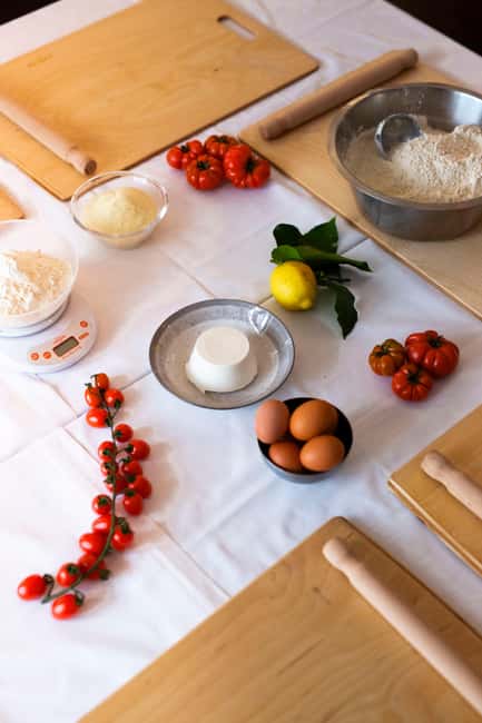 Rome: pasta and tiramisu cooking class in the city center - Location and Practical Comfort Tips (What to Wear and Ask)