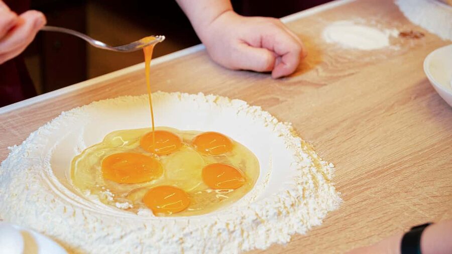 Rome: Pasta and Tiramisu Cooking Class with Prosecco - Dinner time: eat your handmade pasta with local wine
