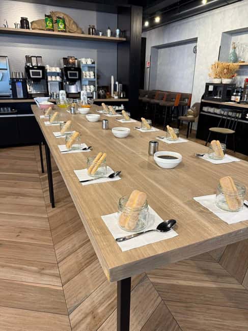 Rome: Pasta Fettuccine, Ravioli & Tiramisu Cooking Class - Reviews that point to the real experience: great teaching and a family feel
