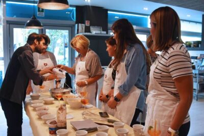 Rome: Pasta, Ravioli, and Tiramisu Cooking Class with Wine - Getting Oriented at Pummare Restaurant (And Finding the Terrace)