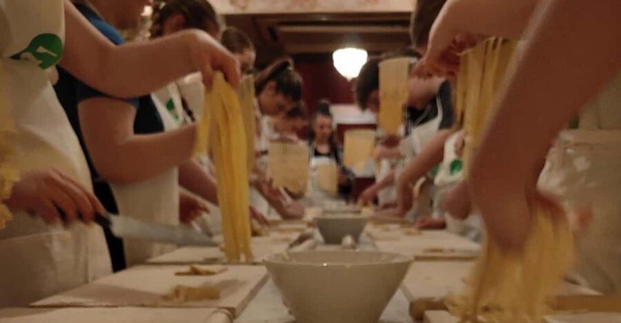 Rome: Pasta & Tiramisu Cooking Class near the Spanish Steps - Handmade Fettuccine: The Egg-and-Flour Technique You’ll Actually Use