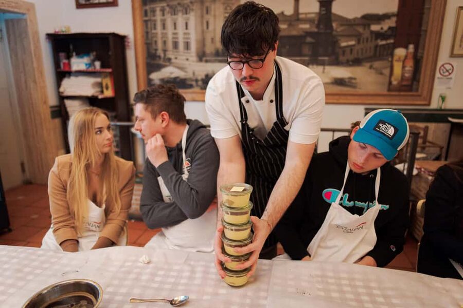 Rome: Pizza and Tiramisu Cooking Class in Piazza Navona - Rolling, Topping, and Baking: Learning Like a Chef