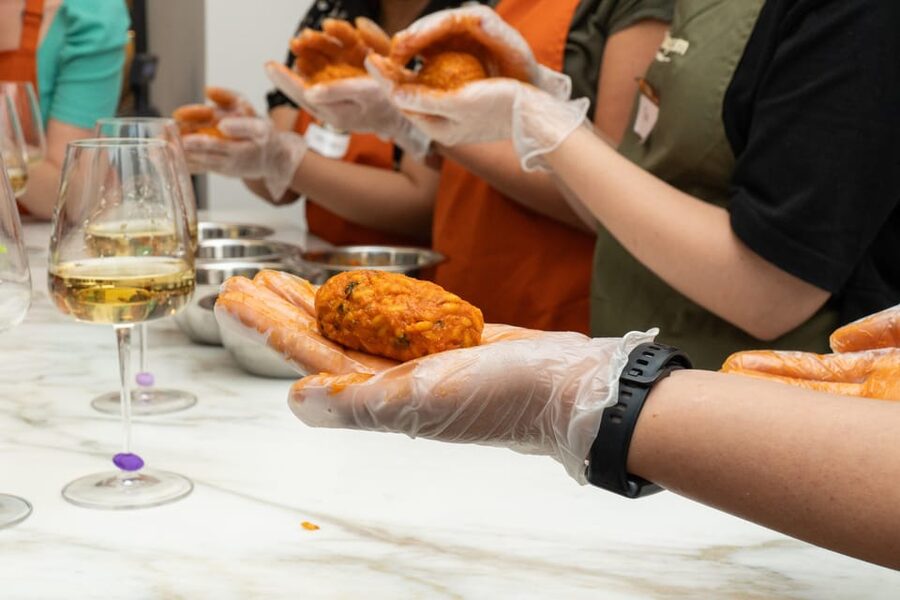 Rome: Pizza & Gelato Cooking Class + Private Chef - Key Things I’d Pack Your Appetite For