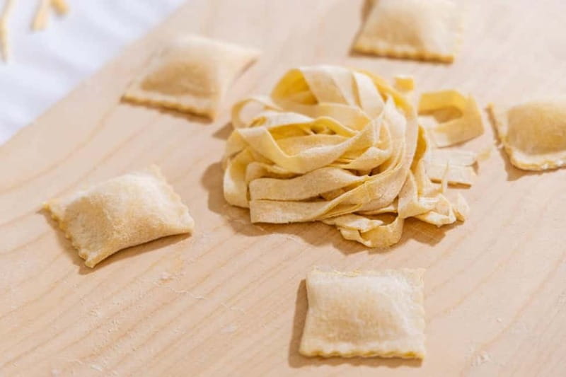 Rome: Ravioli, Fettuccine and Tiramisu Cooking Class - Tiramisù First: The Group Activity That Sets the Tone