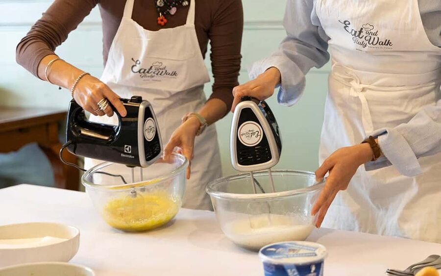 Rome: Ravioli, Fettuccine and Tiramisu Cooking Class - Where you meet in Rome (and why arriving early helps)