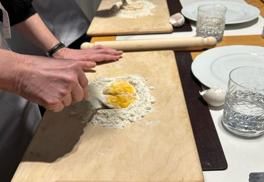 Rome: Small Group Pasta cooking class near Piazza Navona - Why Piazza Navona is the perfect setting for a pasta class