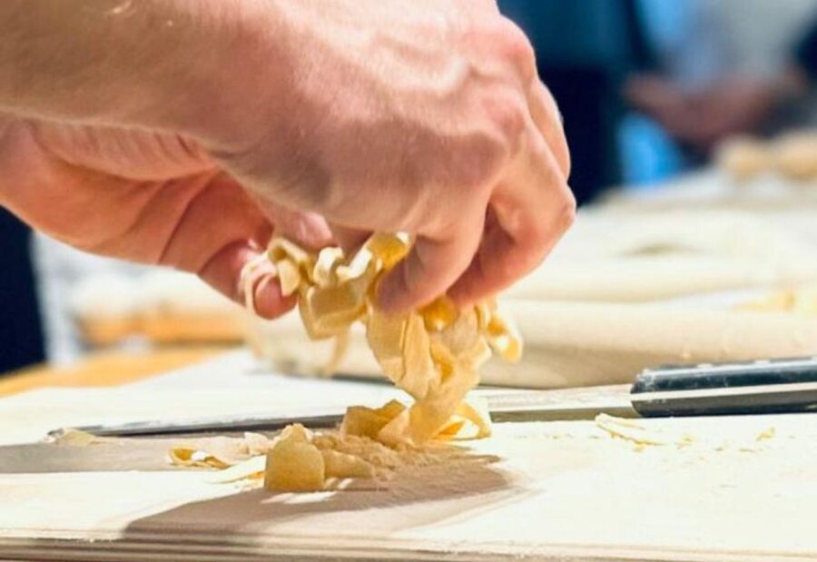 Rome: Small Group Pasta cooking class near Piazza Navona - Sauce choices and fresh ingredients: making the plate personal